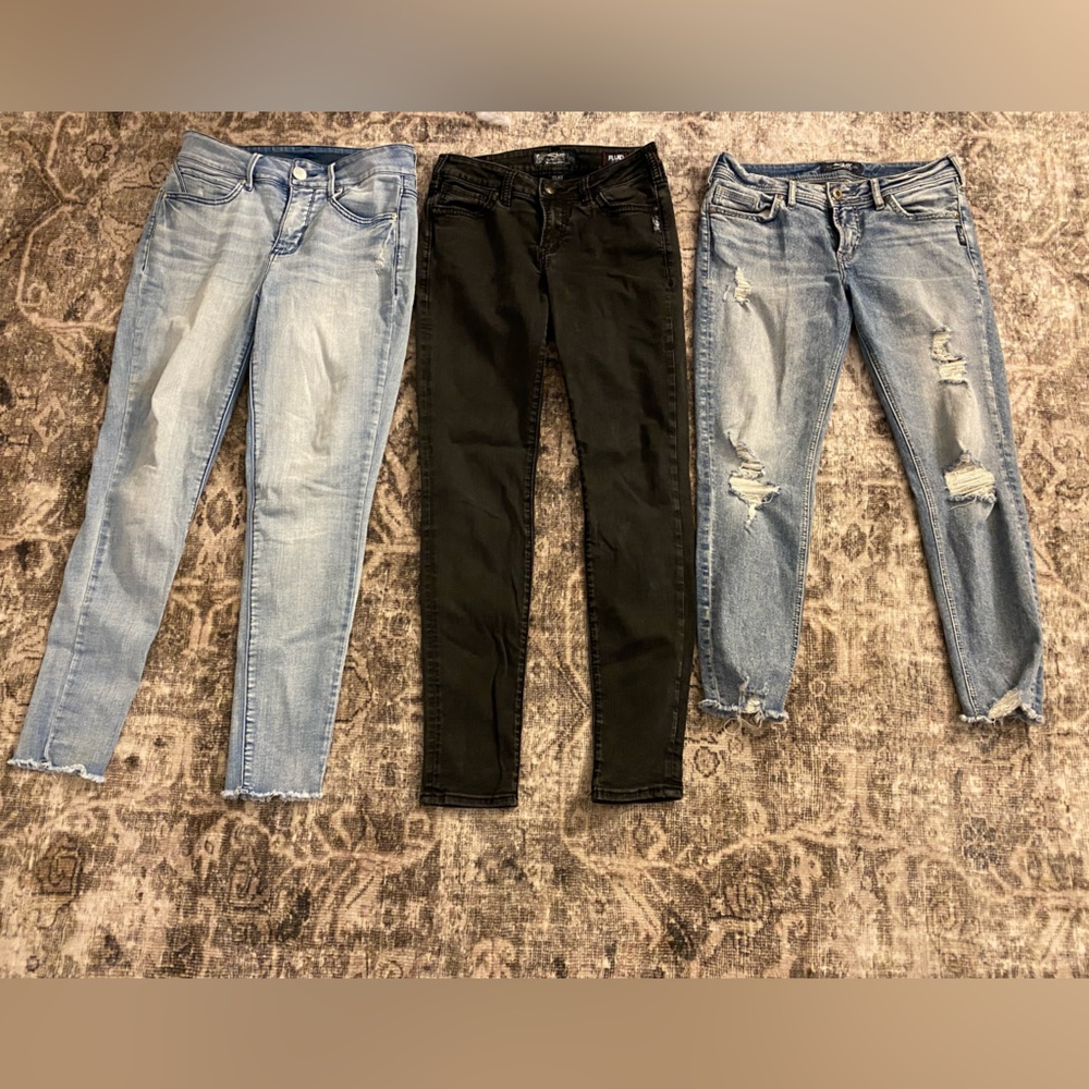 Lot Silver and Seven 7 Jeans Blue Black Distressed Cropped Denim 29 6